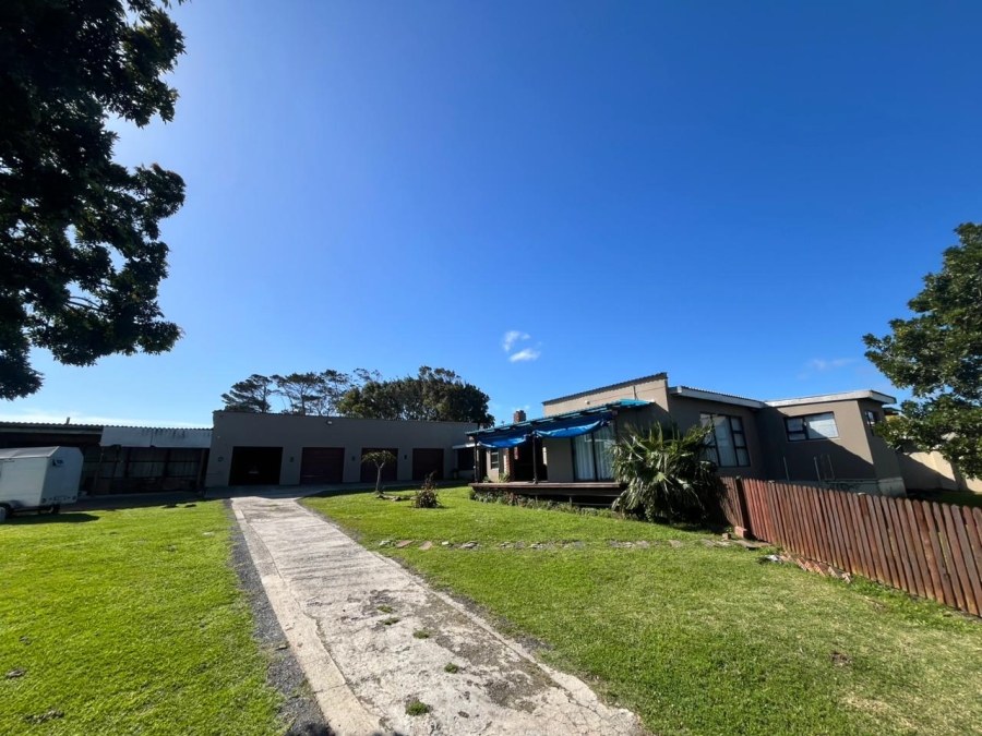  Bedroom Property for Sale in Cove Ridge East Eastern Cape